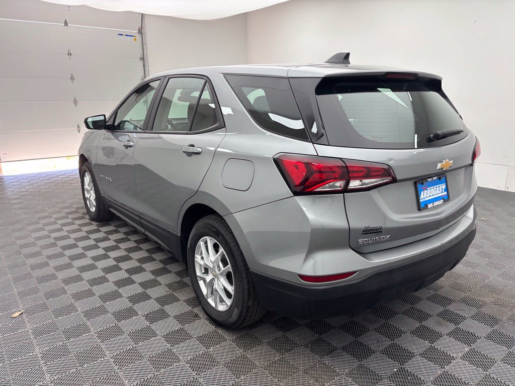 Used 2024 Chevrolet Equinox LS FWD image 9
