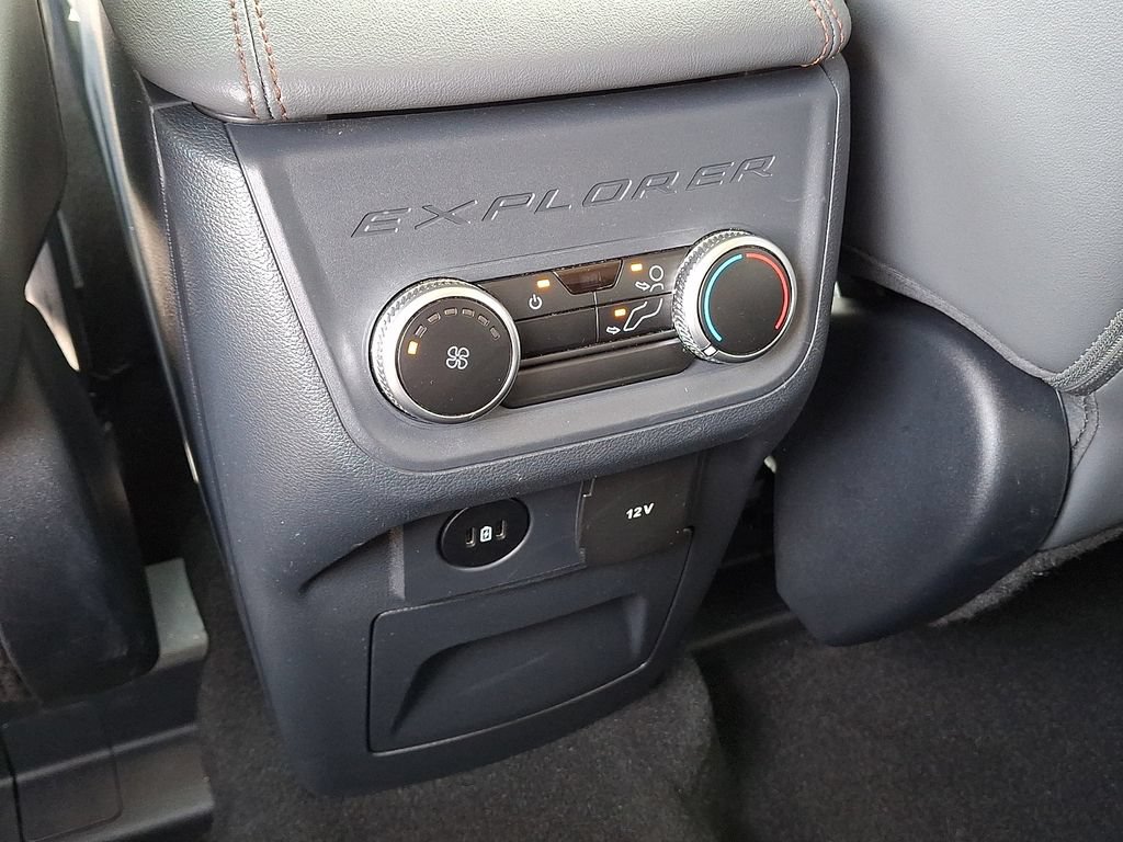 Certified 2025 Ford Explorer Active w/ Active Comfort Package AWD/4WD image 12