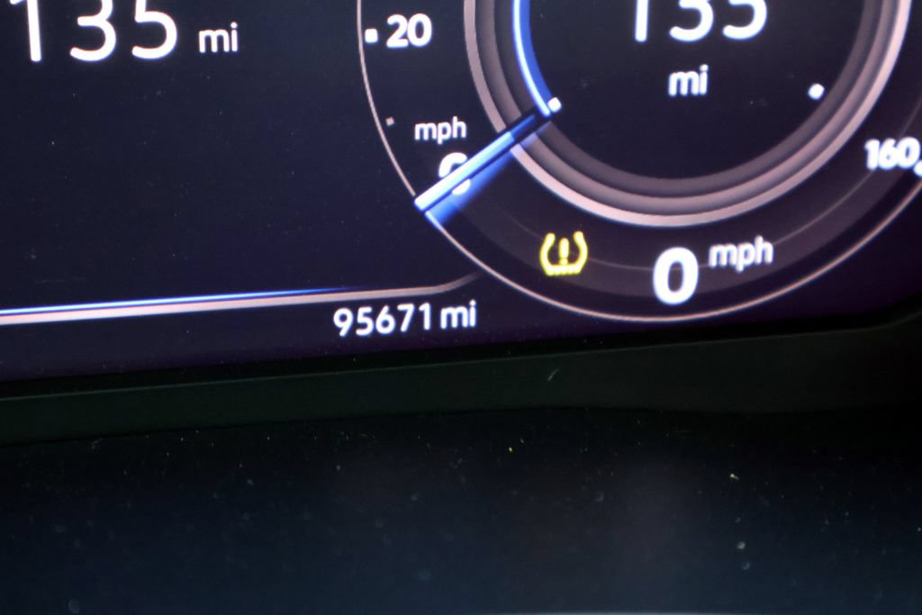 Used 2023 Volkswagen Atlas SE FWD image 38