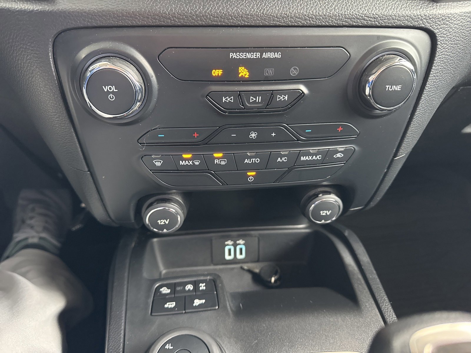 Certified 2020 Ford Ranger XLT w/ Equipment Group 301A Mid image 32