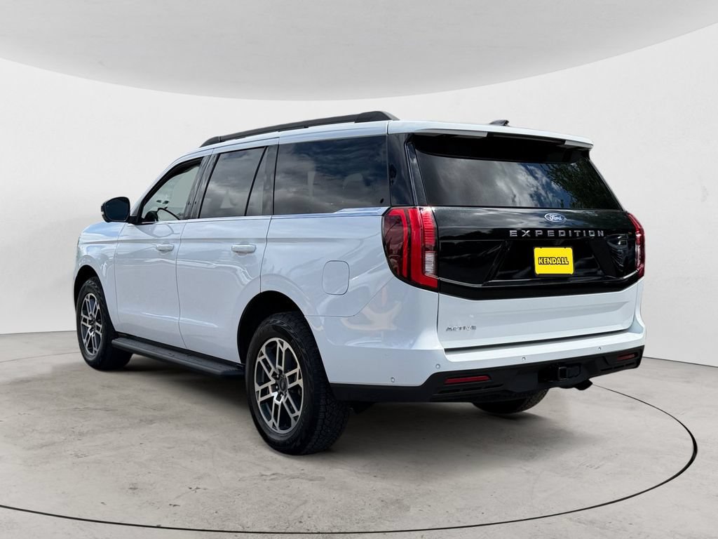 Certified 2025 Ford Expedition Active AWD/4WD image 3
