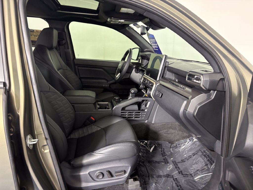 Used 2024 Toyota Tacoma TRD Off-Road w/ TRD Off Road Premium Package AWD/4WD image 35