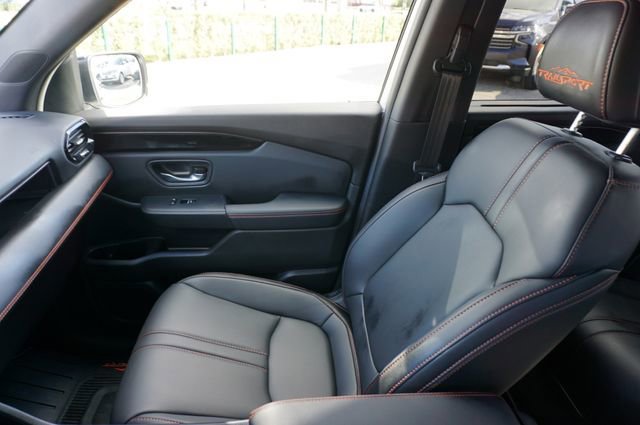 Used 2025 Honda Pilot TrailSport image 33