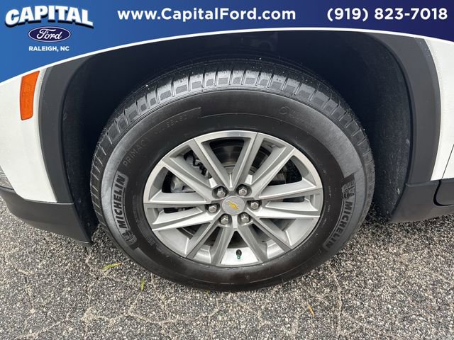 Used 2022 Chevrolet Traverse LT FWD image 13