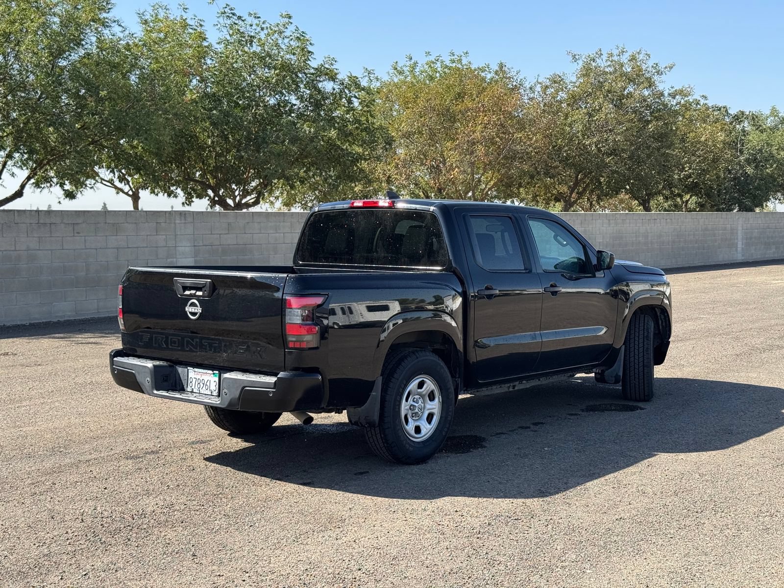 Used 2022 Nissan Frontier S w/ Technology Package RWD image 3