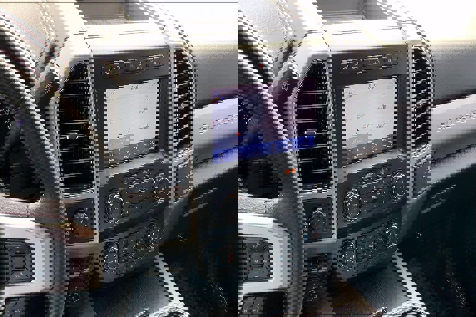 Certified 2020 Ford F350 Lariat w/ Lariat Ultimate Package image 6