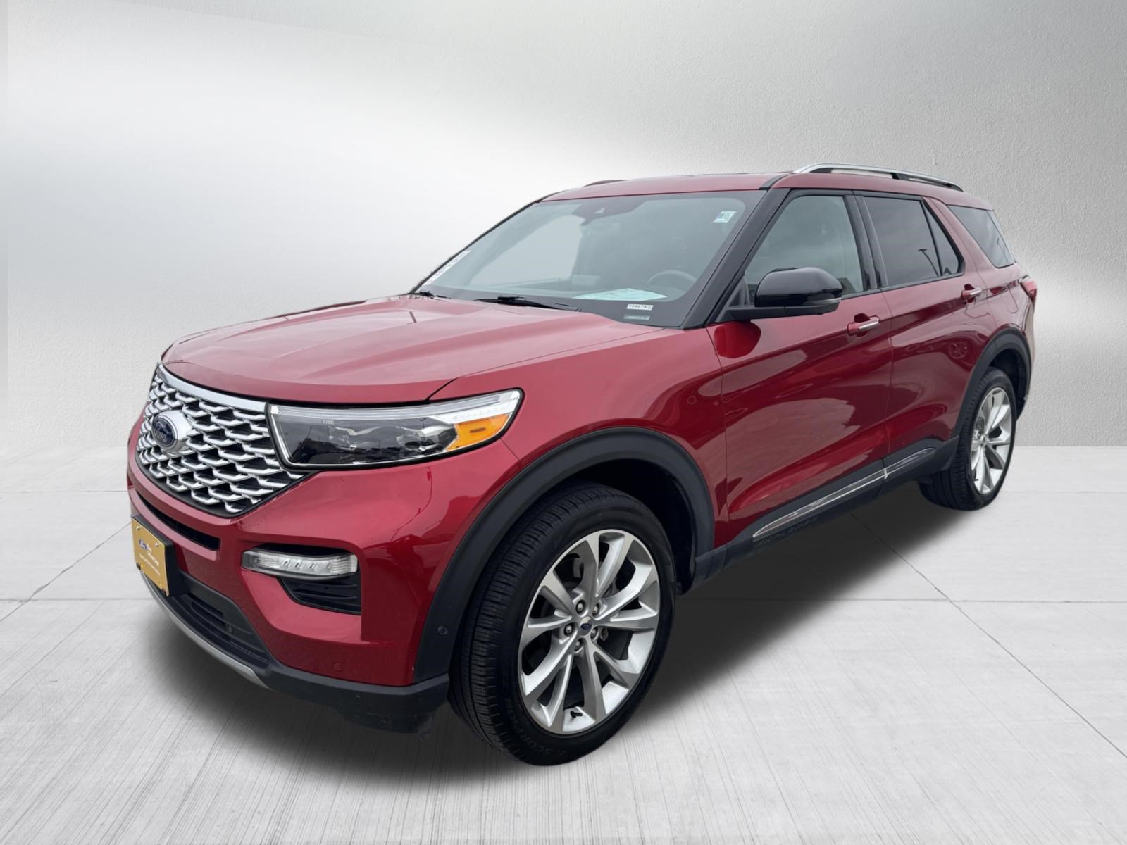 Certified 2022 Ford Explorer Platinum w/ Equipment Group 601A AWD/4WD image 3