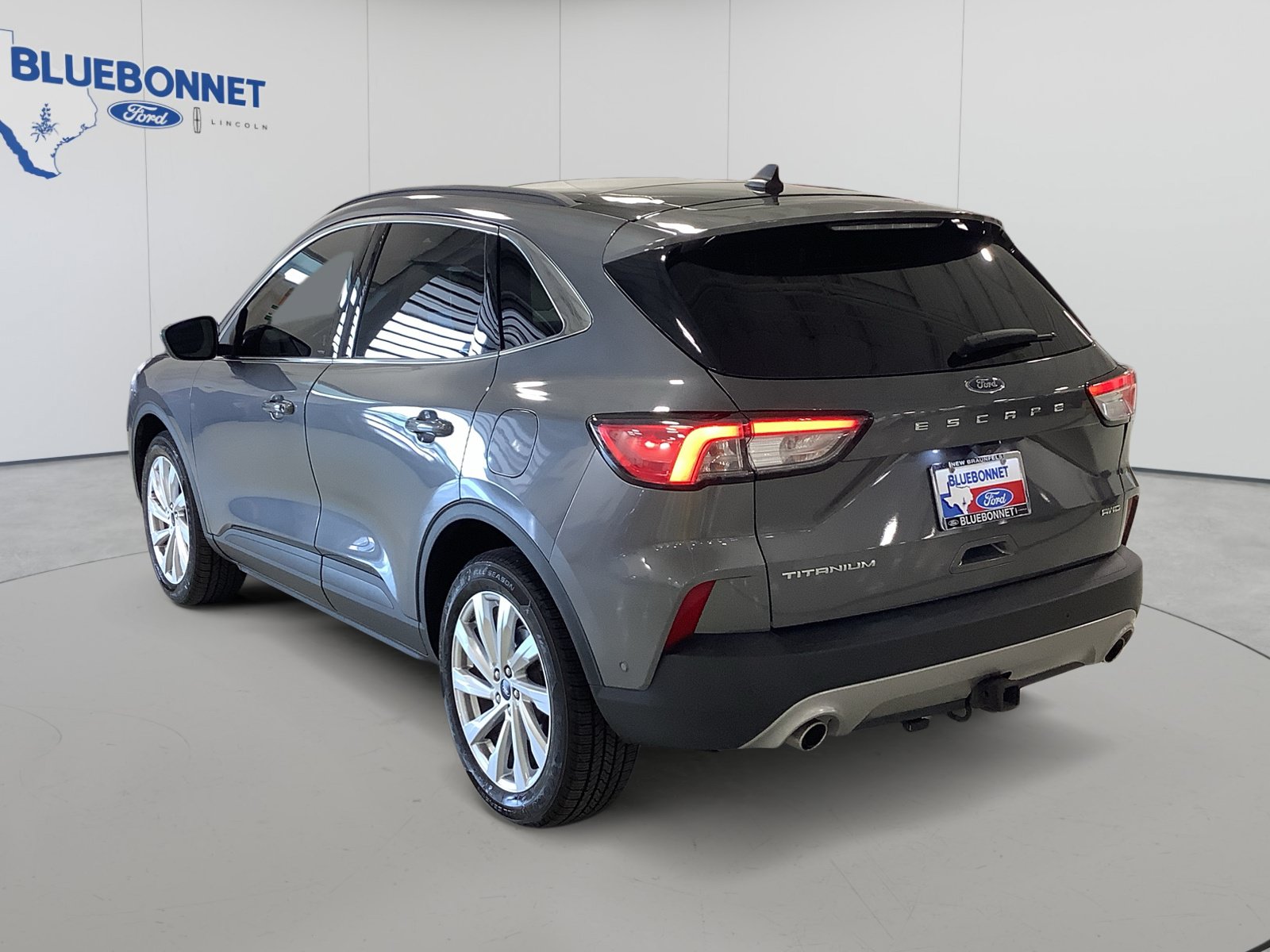 Certified 2022 Ford Escape Titanium w/ Titanium Elite Package AWD/4WD image 7