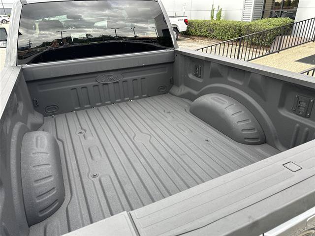 Certified 2025 Ford F250 XLT w/ Black Appearance Package AWD/4WD image 6