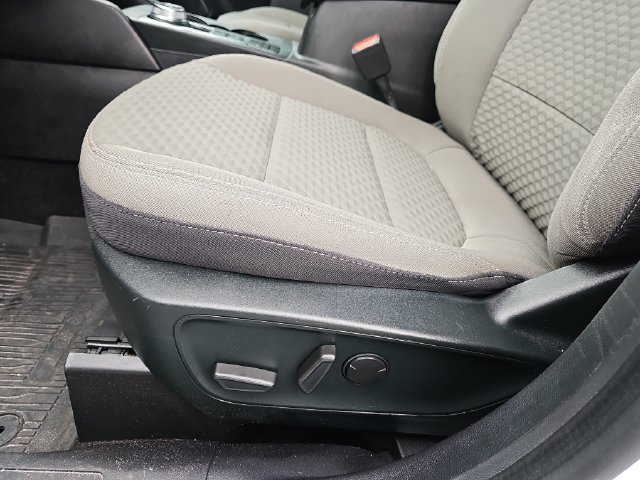 Certified 2022 Ford Escape SE w/ SE Sport Appearance Package FWD image 19