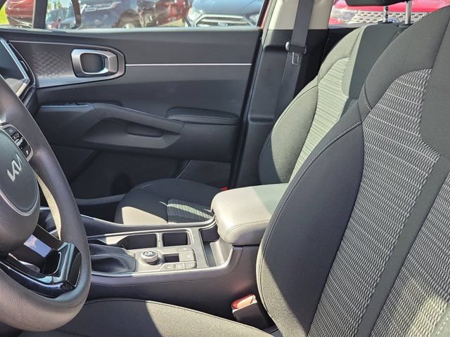 Used 2024 Kia Sorento LX FWD image 23