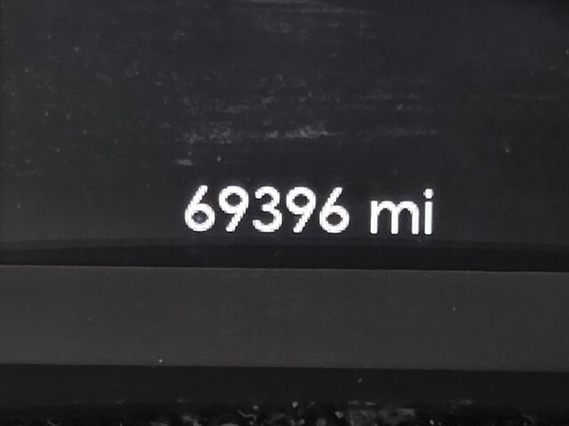 Used 2019 Jeep Cherokee Latitude Plus FWD image 32