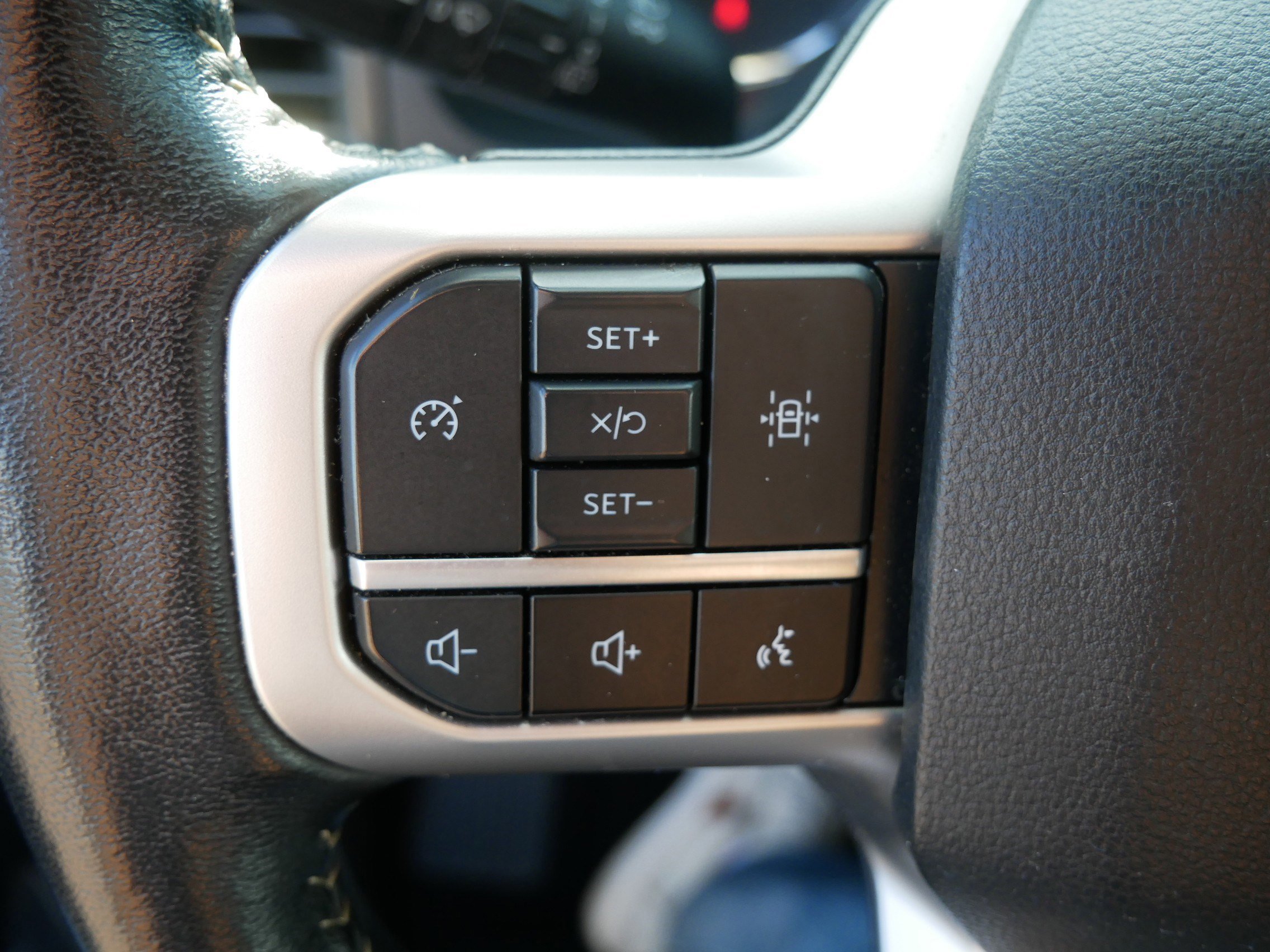 Certified 2024 Ford Expedition XLT image 28