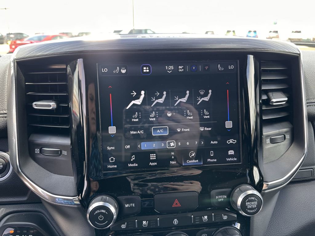 Used 2024 RAM 1500 Laramie AWD/4WD image 21