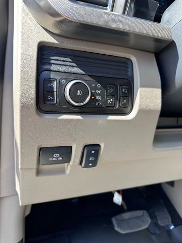 Certified 2026 Ford F450 Platinum w/ Platinum Plus Package AWD/4WD image 15