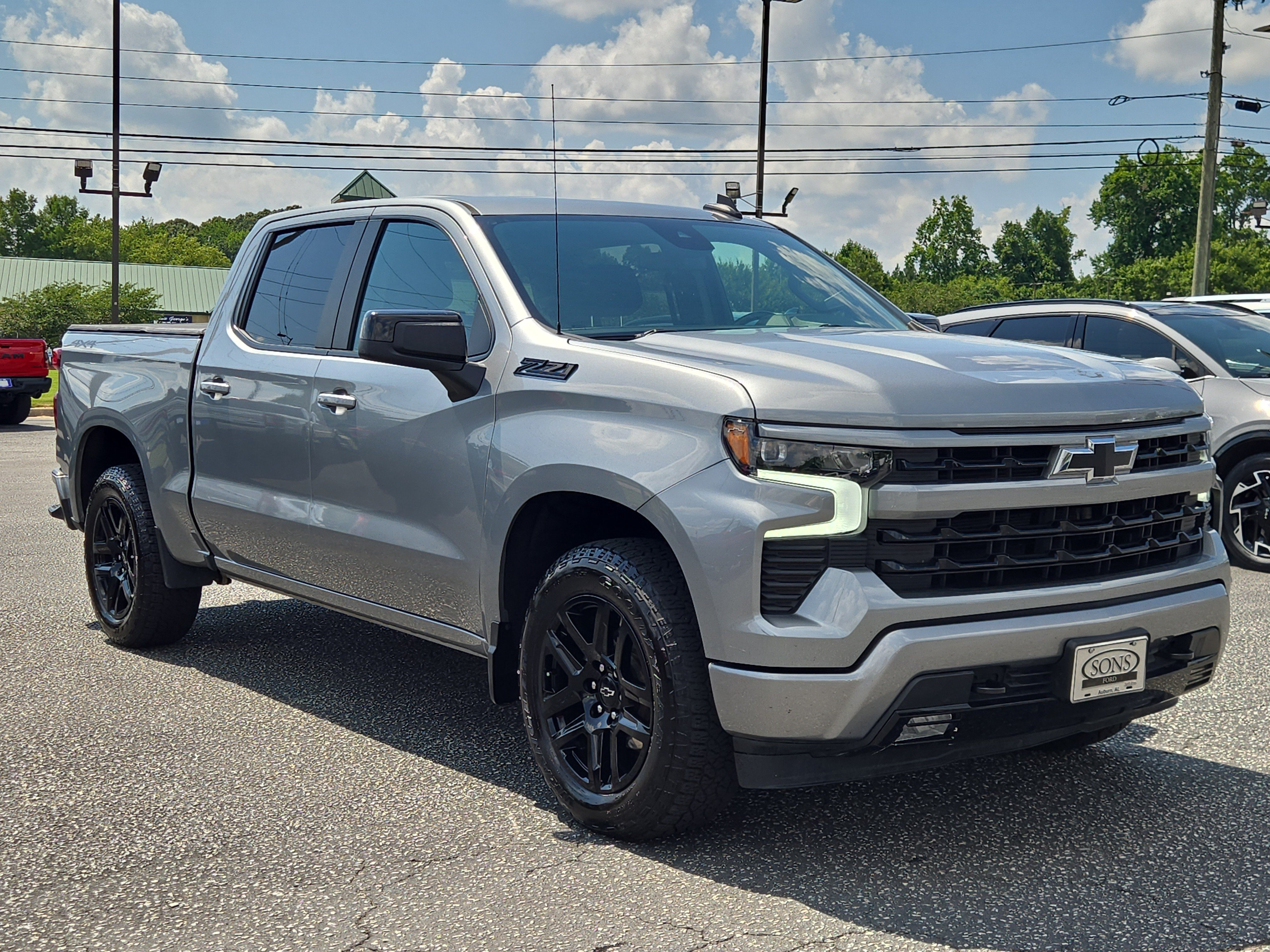 Used 2024 Chevrolet Silverado 1500 RST w/ Dark Appearance Package AWD/4WD image 4