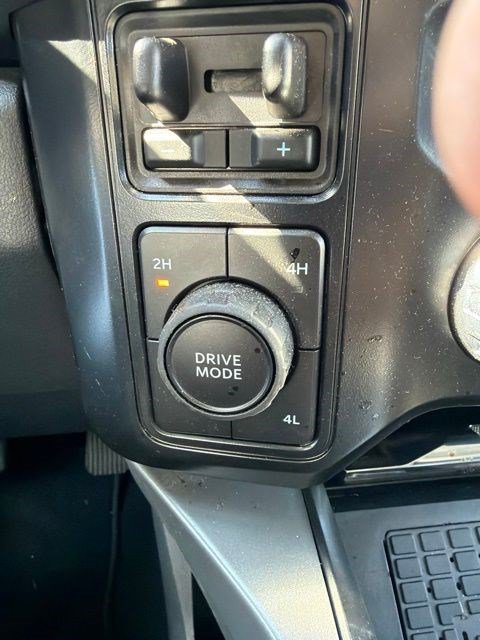 Certified 2025 Ford F250 Lariat AWD/4WD image 21
