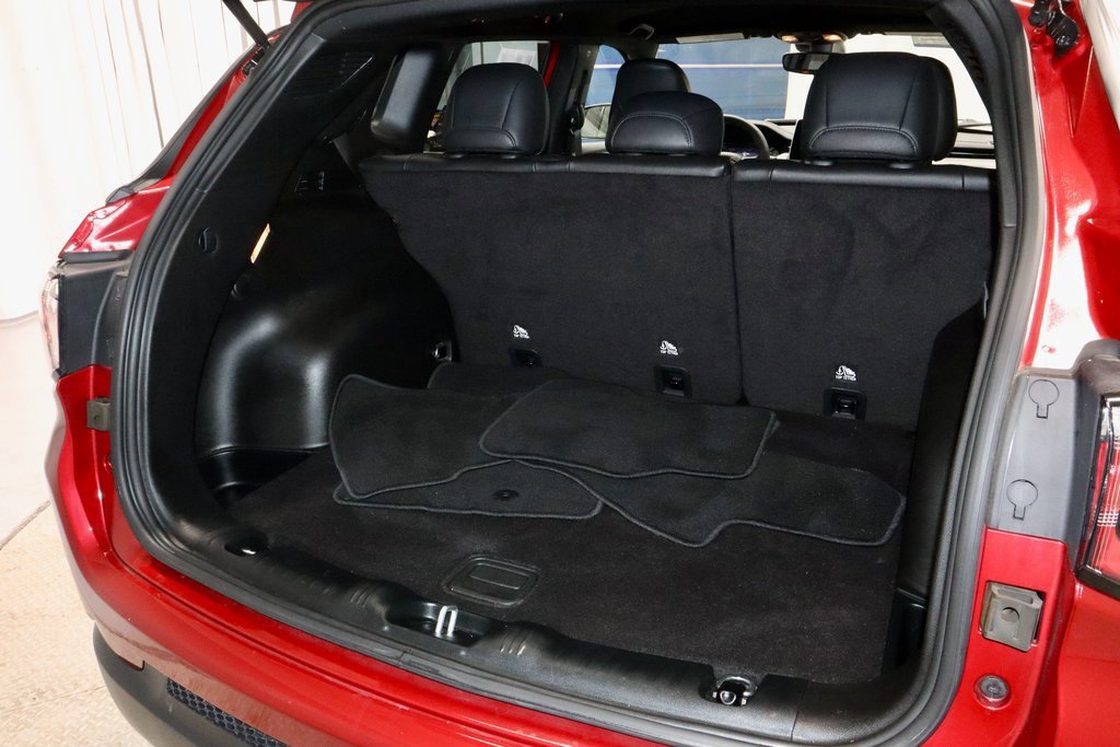 Used 2025 Jeep Compass Latitude image 15