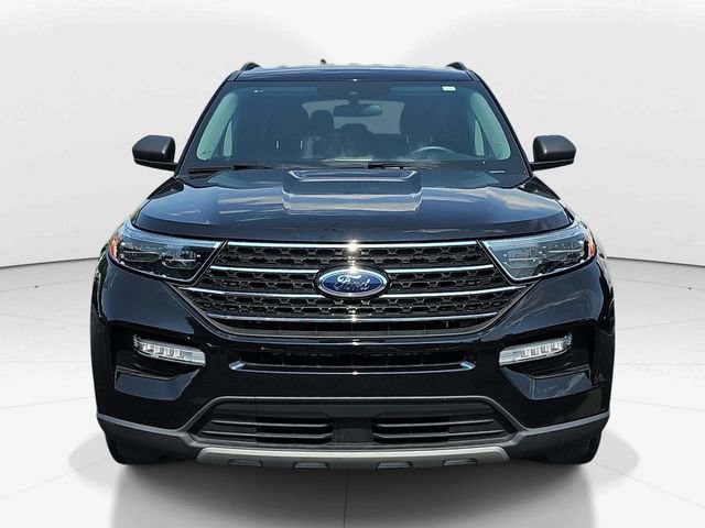 Certified 2023 Ford Explorer XLT w/ Equipment Group 202A AWD/4WD image 8