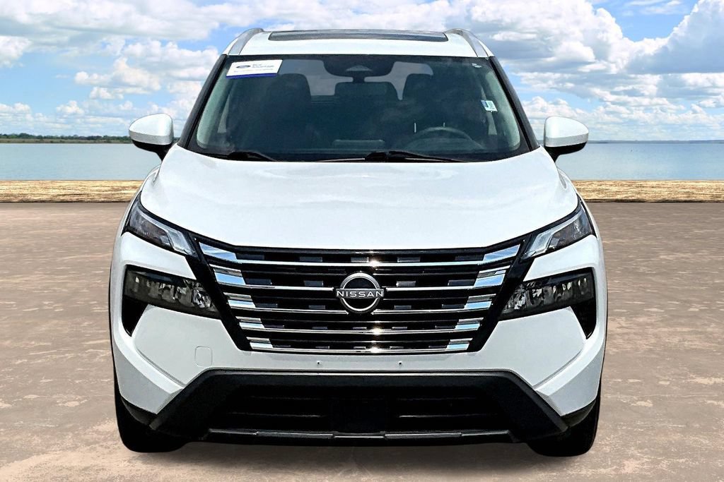 Used 2024 Nissan Rogue SV w/ SV Premium Package AWD/4WD image 2