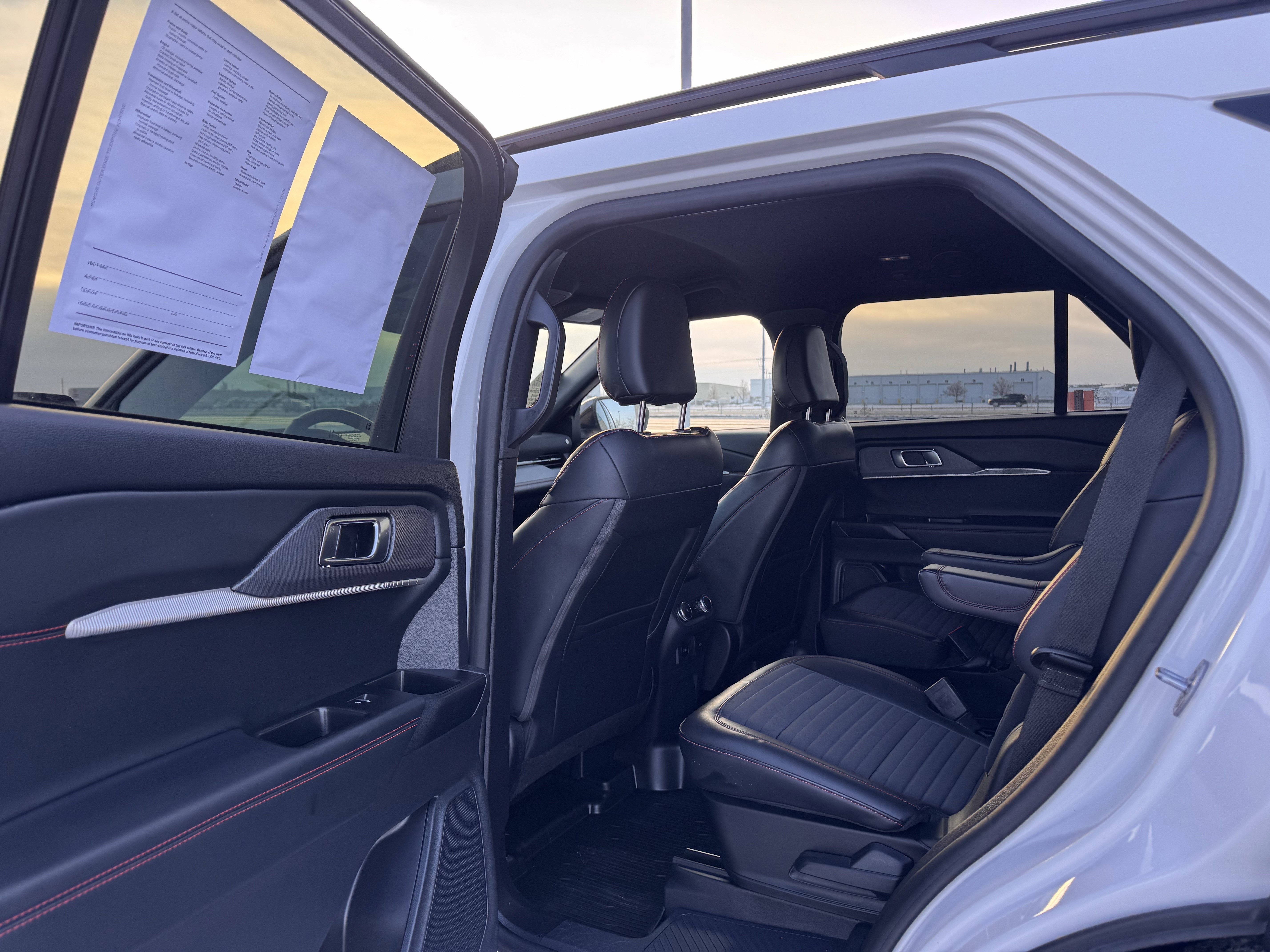 Certified 2025 Ford Explorer ST-Line image 19