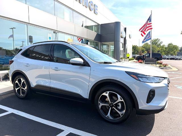 Certified 2025 Ford Escape ST-Line Select w/ Class II Trailer Tow Package AWD/4WD image 2