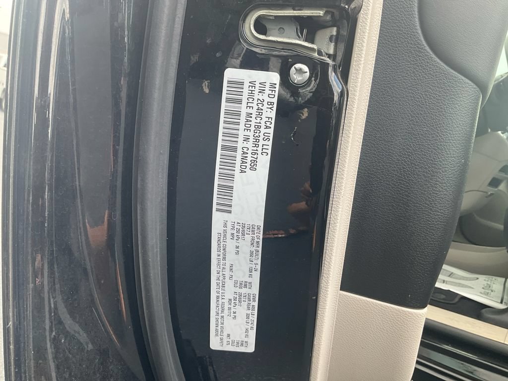 Used 2024 Chrysler Pacifica Touring-L FWD image 18