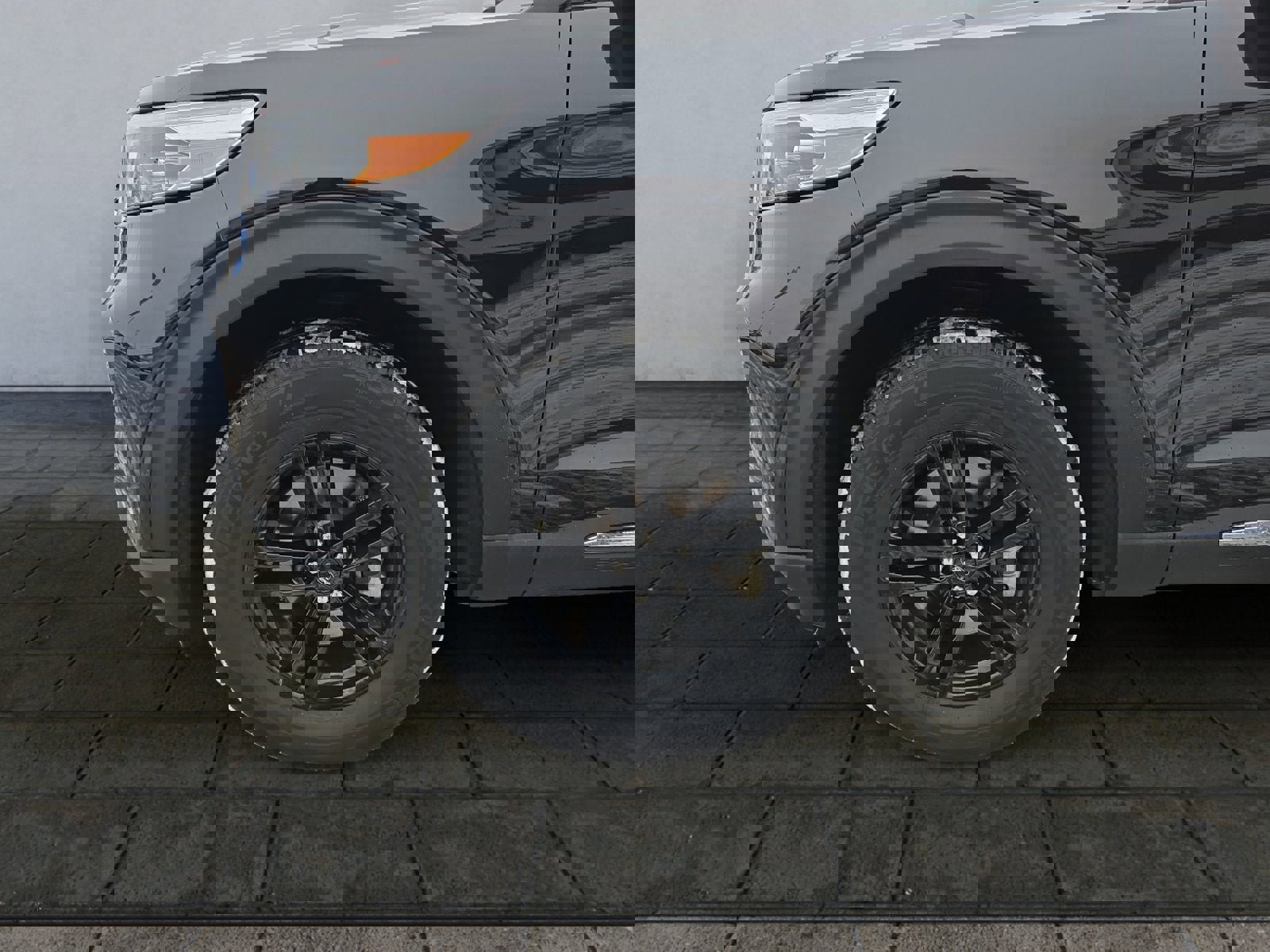 Certified 2022 Ford Explorer XLT w/ Equipment Group 202A image 26