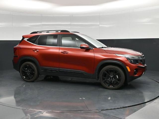 Used 2024 Kia Seltos X-Line AWD/4WD image 3