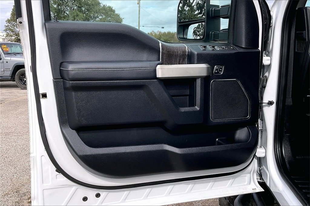 Certified 2020 Ford F250 Lariat w/ Lariat Value Package image 17