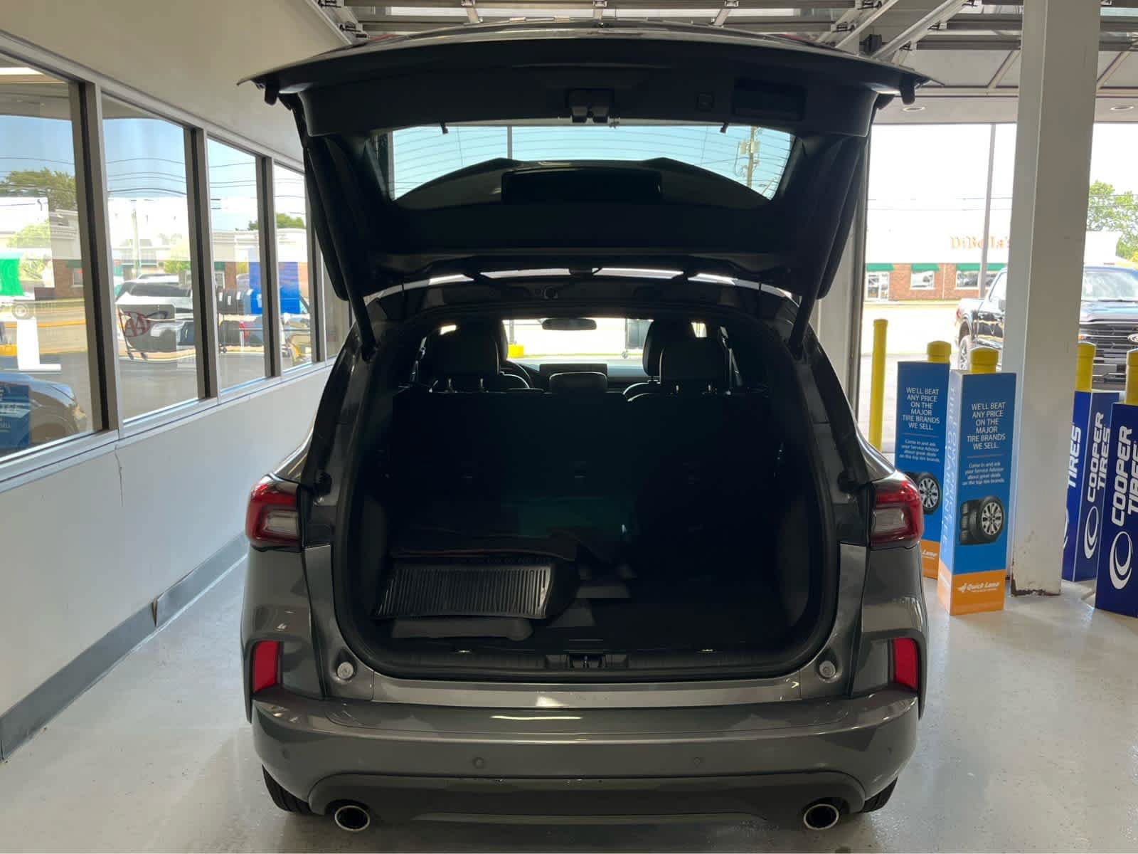 Certified 2023 Ford Escape ST-Line w/ Tech Pack #1 AWD/4WD image 29