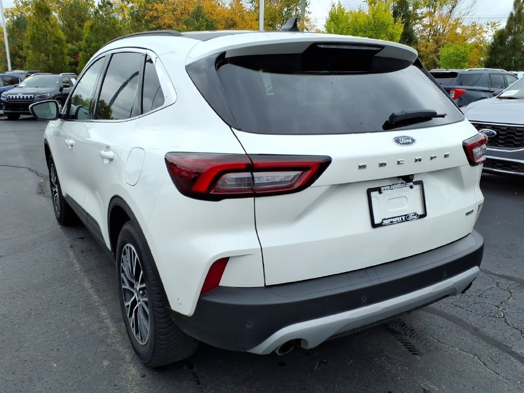 Certified 2023 Ford Escape SE w/ PHEV Premium Package FWD image 6