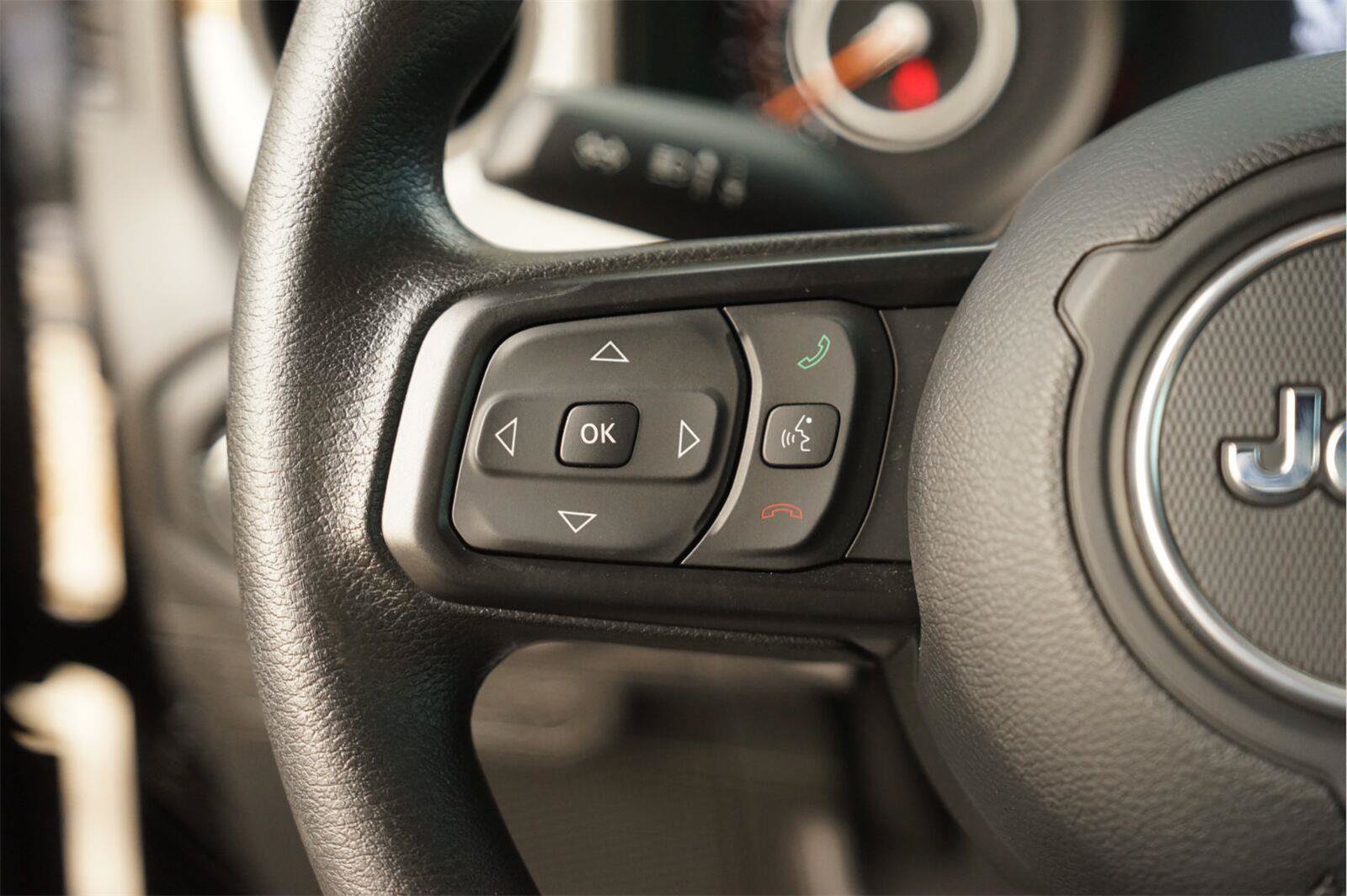 Used 2025 Jeep Wrangler Sport AWD/4WD image 18