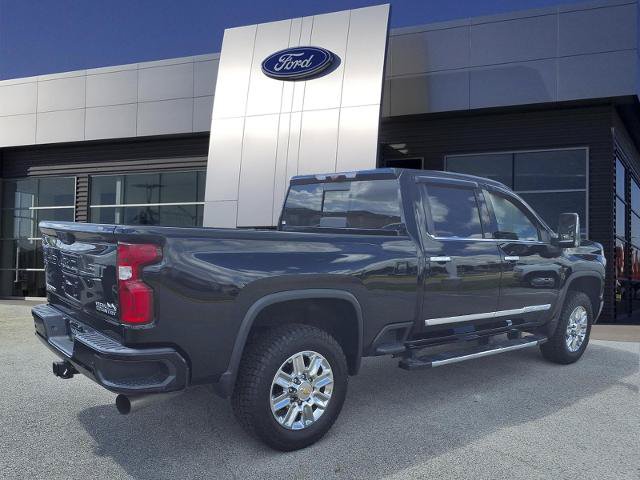 Used 2024 Chevrolet Silverado 2500 High Country w/ High Country Premium Package AWD/4WD image 2
