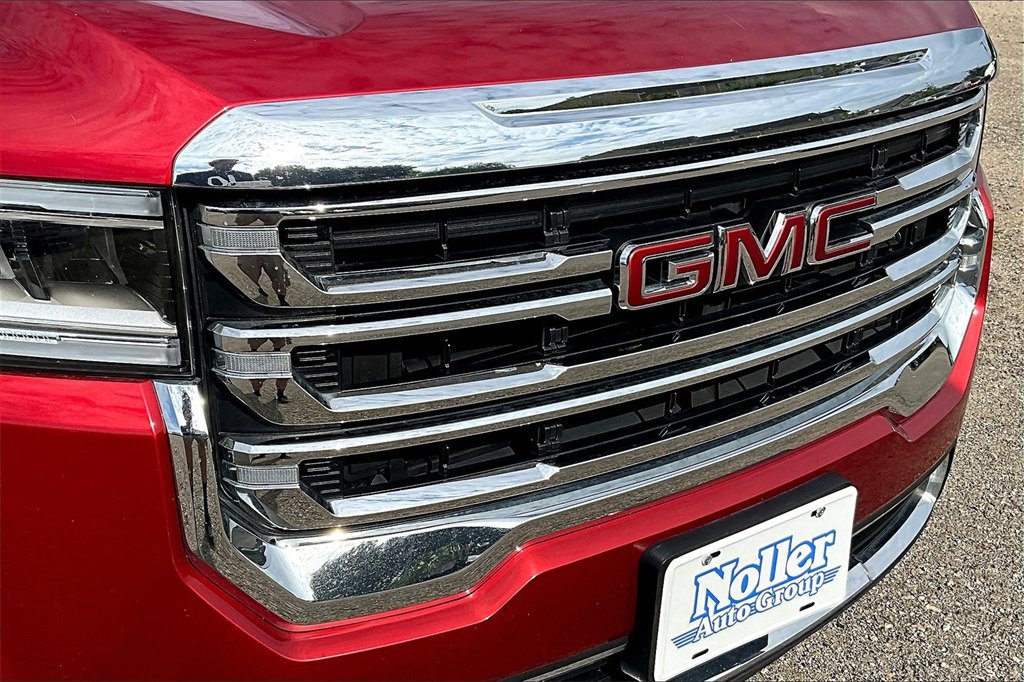 Used 2023 GMC Acadia SLT image 29