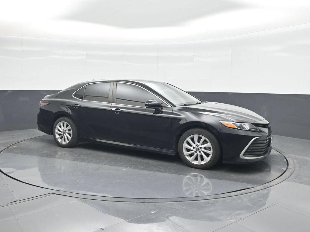 Used 2023 Toyota Camry LE FWD image 11