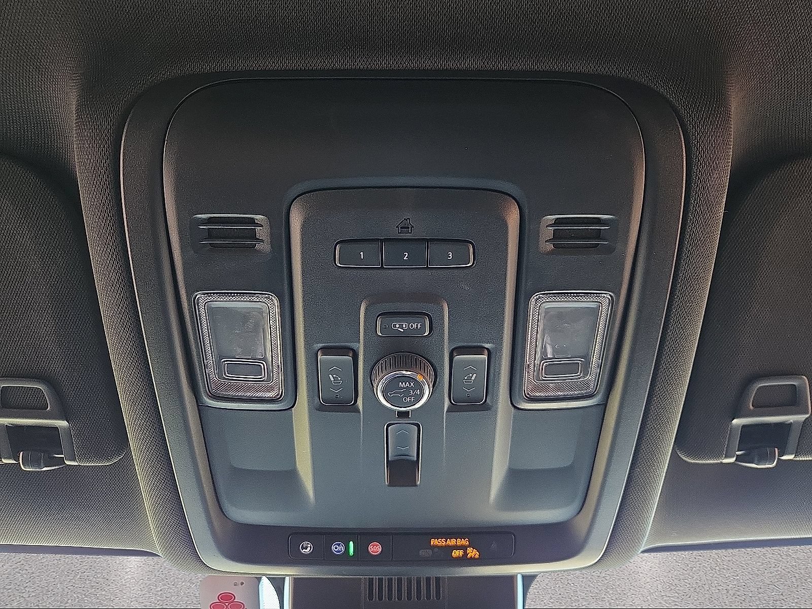Used 2024 GMC Yukon SLT w/ SLT Luxury Package AWD/4WD image 22