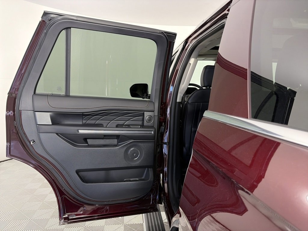 Certified 2021 Ford Expedition Platinum image 12