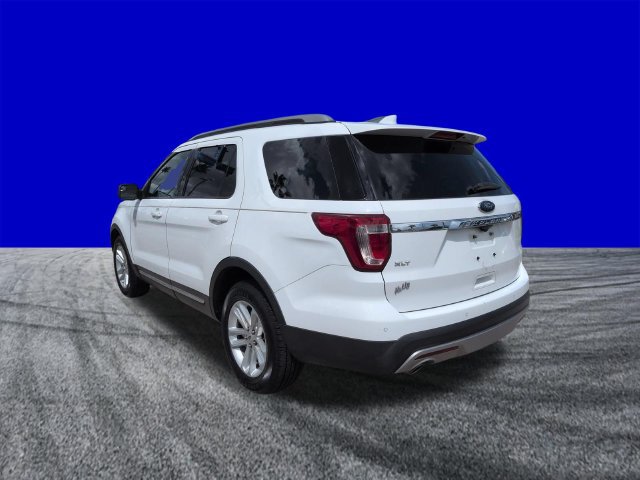 Certified 2017 Ford Explorer XLT FWD image 6
