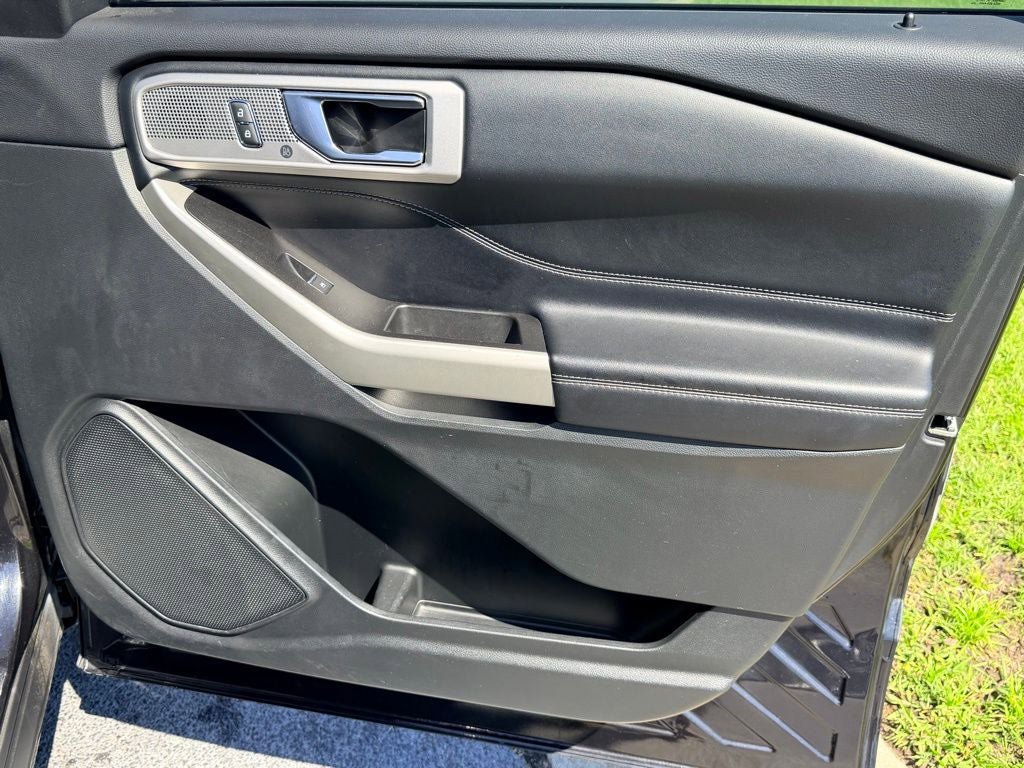 Certified 2021 Ford Explorer Limited AWD/4WD image 11