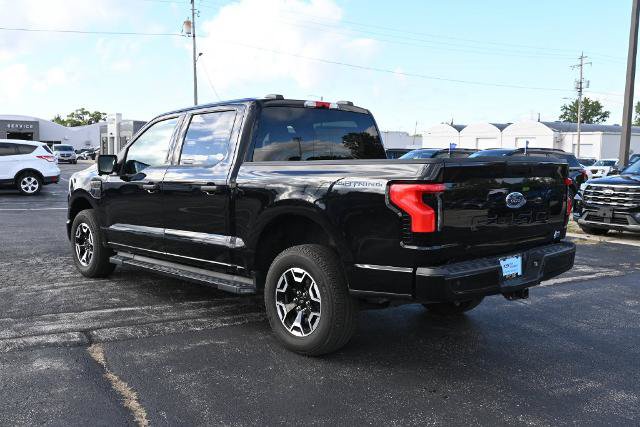 Certified 2022 Ford F150 Lightning XLT AWD/4WD image 11