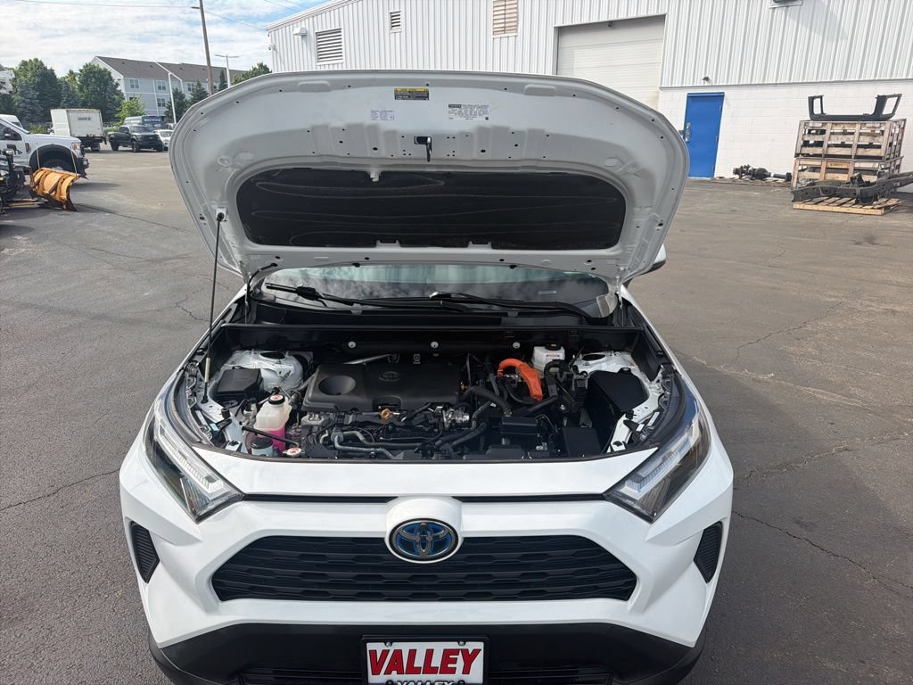 Used 2023 Toyota RAV4 XLE AWD/4WD image 31