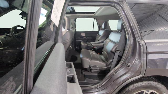 Certified 2025 Ford Expedition Active AWD/4WD image 13