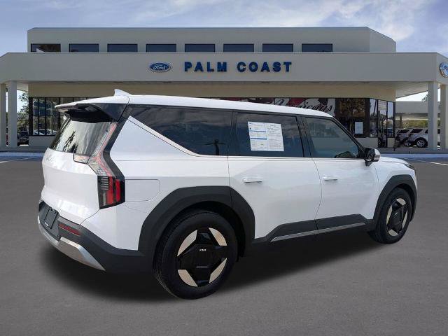 Used 2026 Kia EV9 Light RWD image 4
