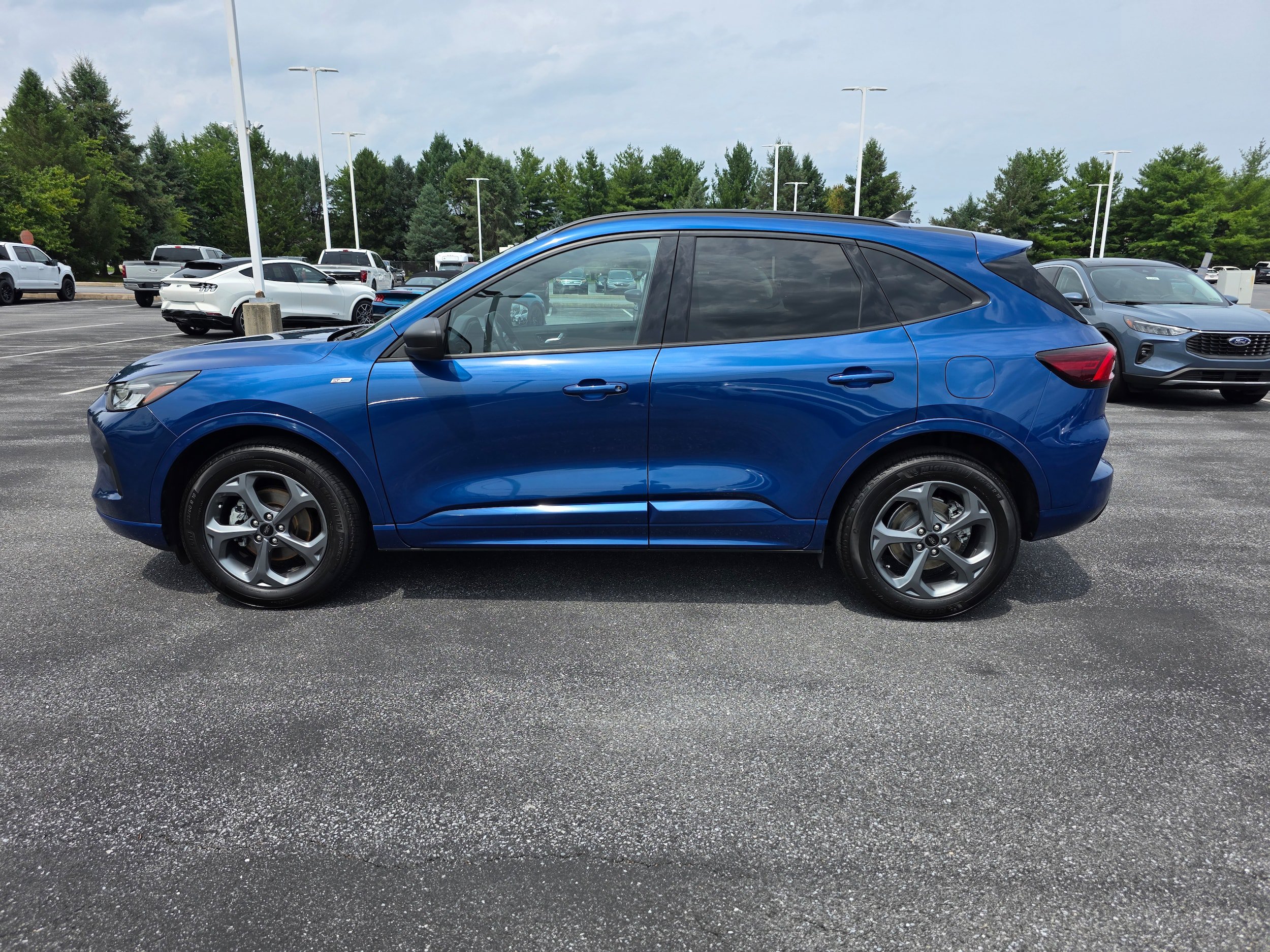 Certified 2023 Ford Escape ST-Line w/ Tech Pack #1 AWD/4WD video 2