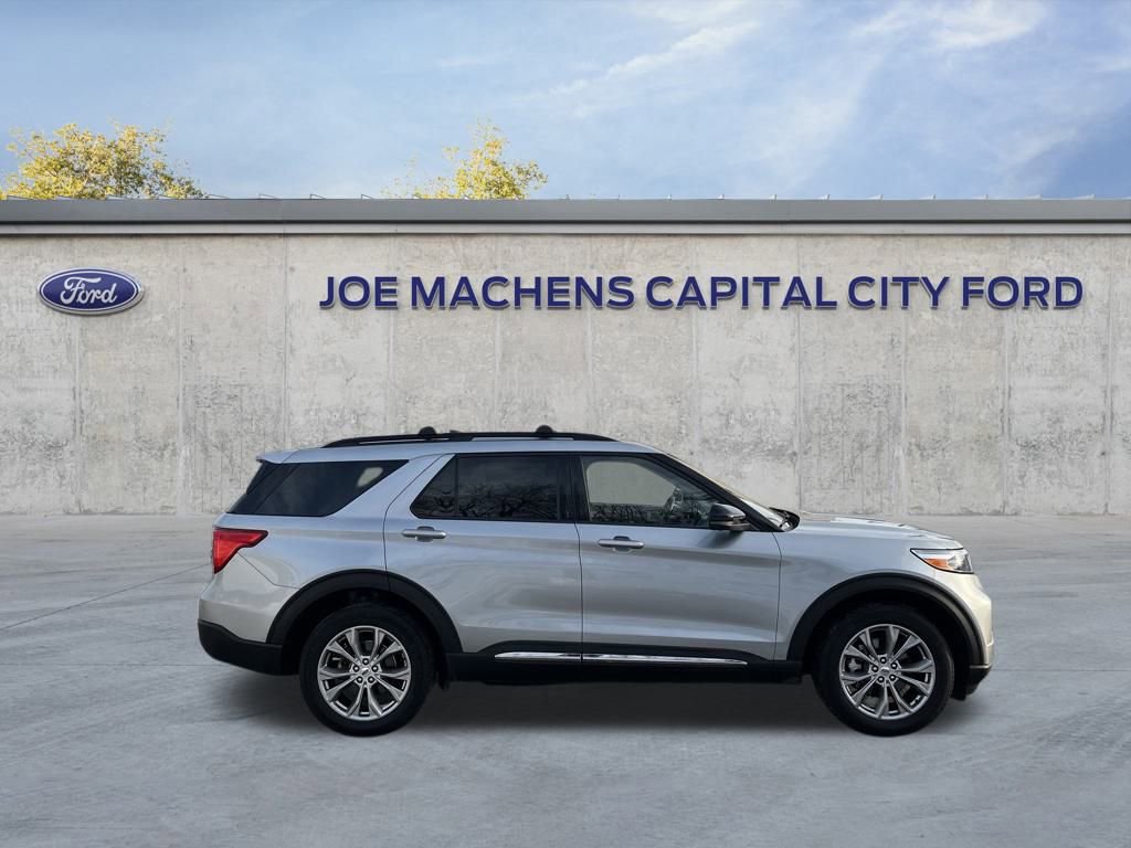 Certified 2022 Ford Explorer XLT w/ Equipment Group 202A image 6