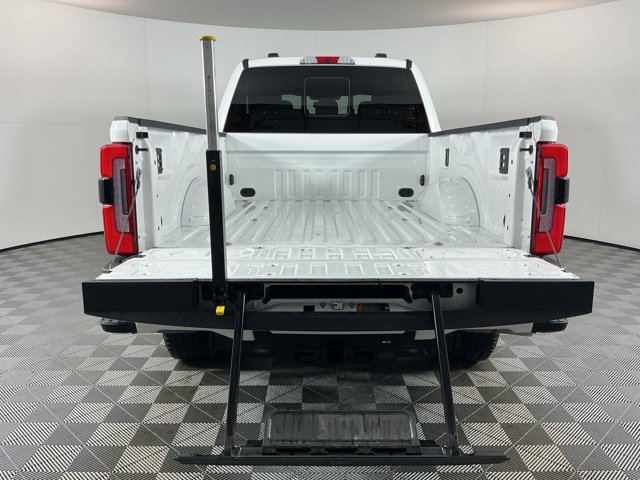 Certified 2025 Ford F350 Platinum w/ FX4 Off-Road Package AWD/4WD image 8