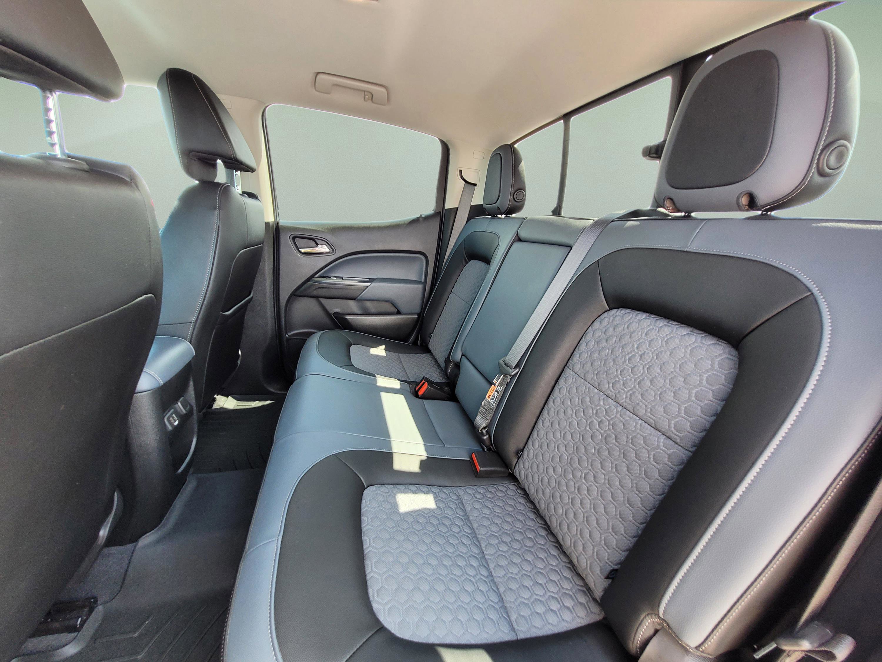 Used 2021 Chevrolet Colorado Z71 AWD/4WD image 17