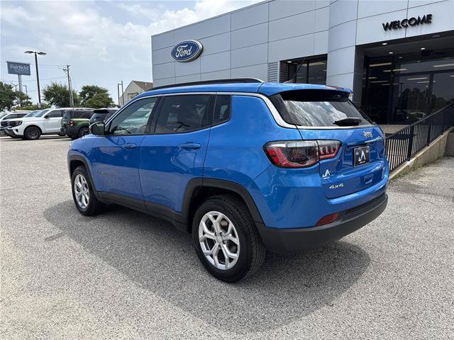 Used 2024 Jeep Compass Latitude AWD/4WD image 12