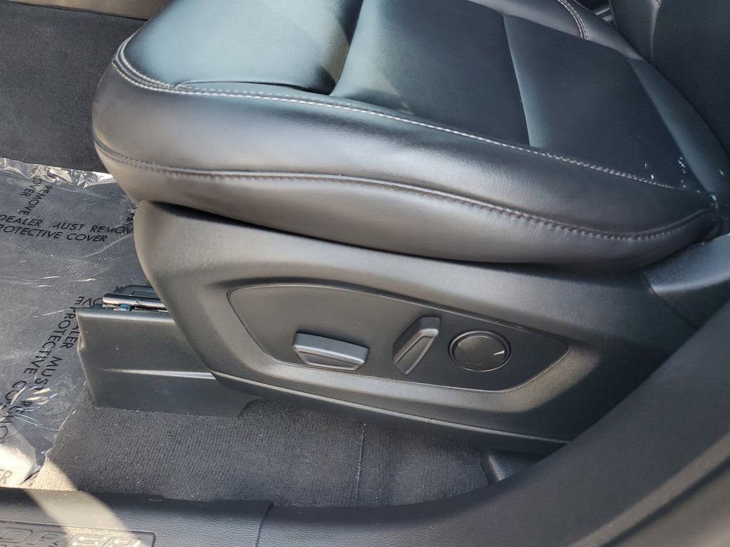 Certified 2022 Ford Explorer XLT w/ Equipment Group 202A image 9